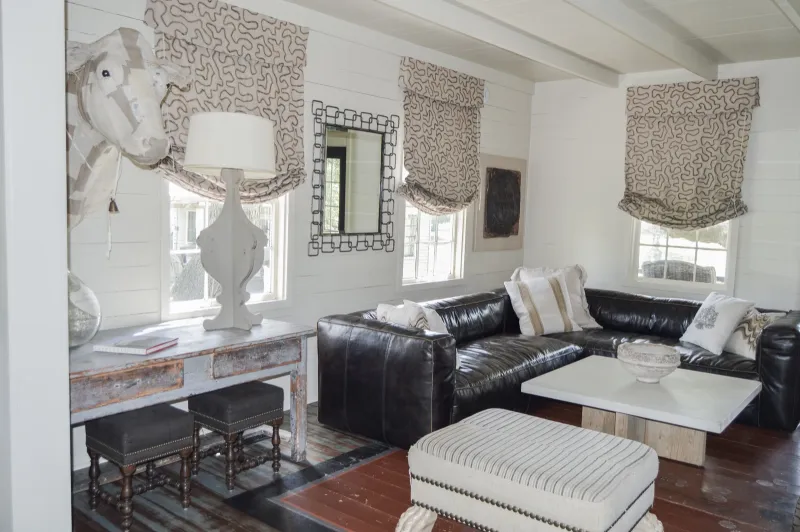 Main Roost interior living area at Round Top Inn